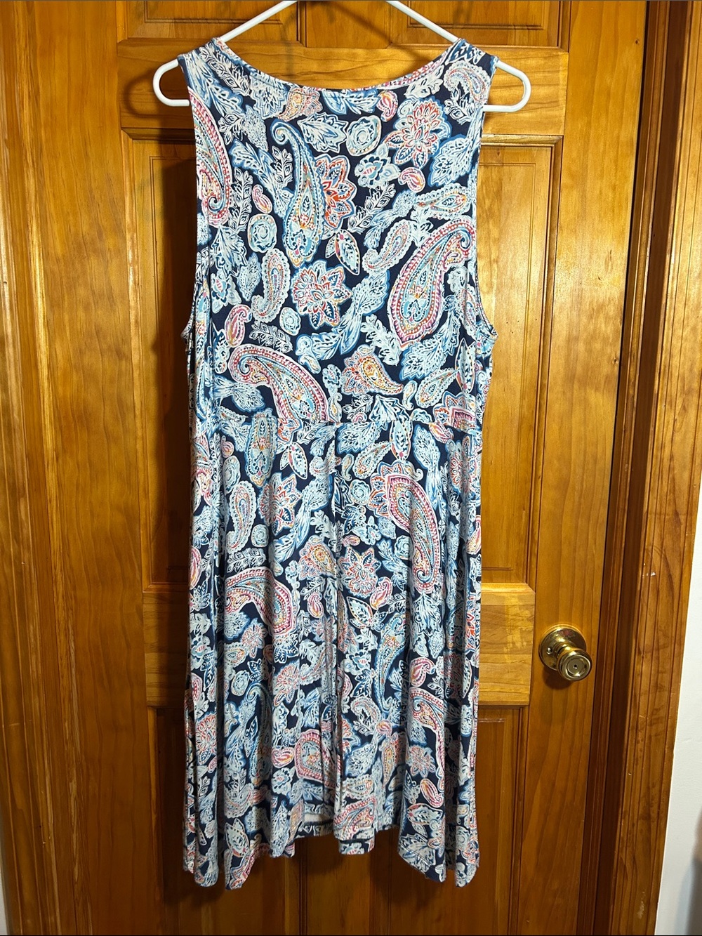Garment on Hanger - Picture 9 of 14